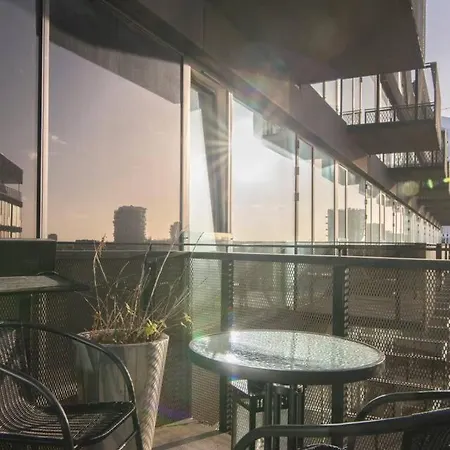 Exclusive And Modern Close To Central Apartman