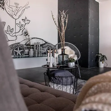 Exclusive And Modern Close To Central Apartman